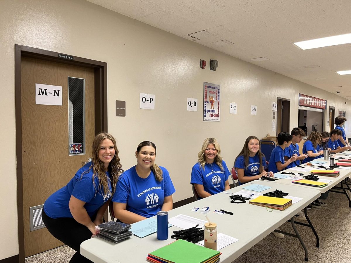 Kokomo Leadership Academy members get ready to greet incoming freshmen during Freshmen Orientation. 